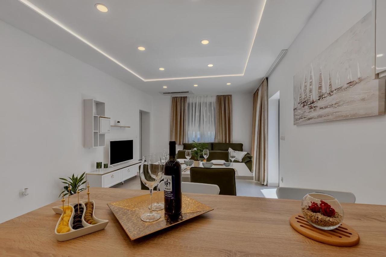 Laurus Makarska Accommodation Exterior photo