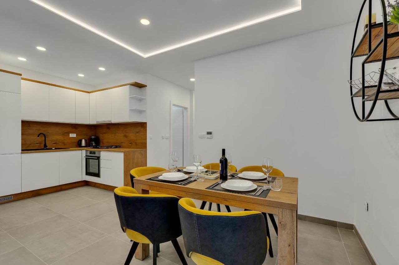 Laurus Makarska Accommodation Exterior photo