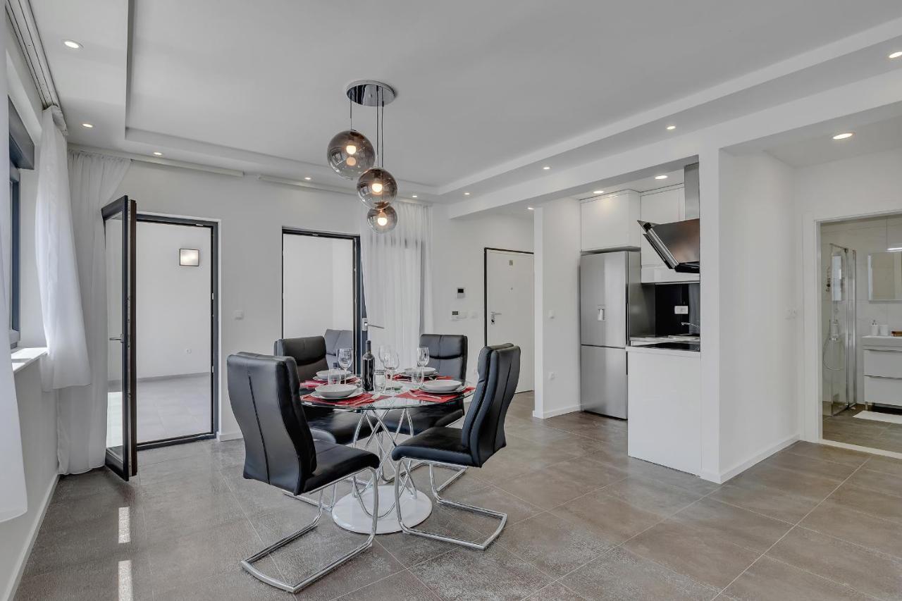 Laurus Makarska Accommodation Exterior photo