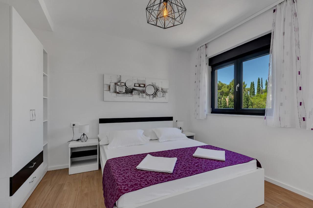 Laurus Makarska Accommodation Exterior photo