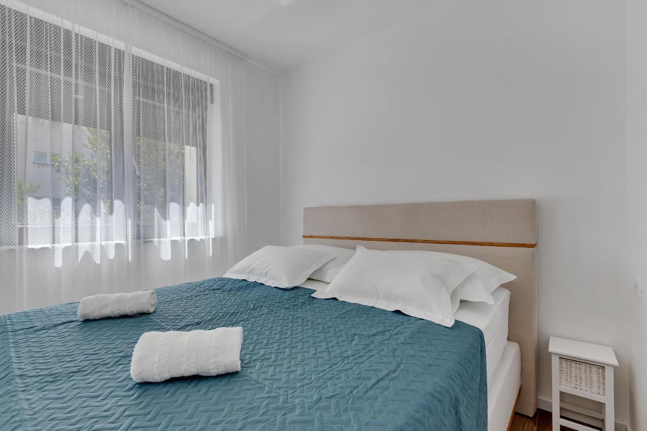 Laurus Makarska Accommodation Exterior photo