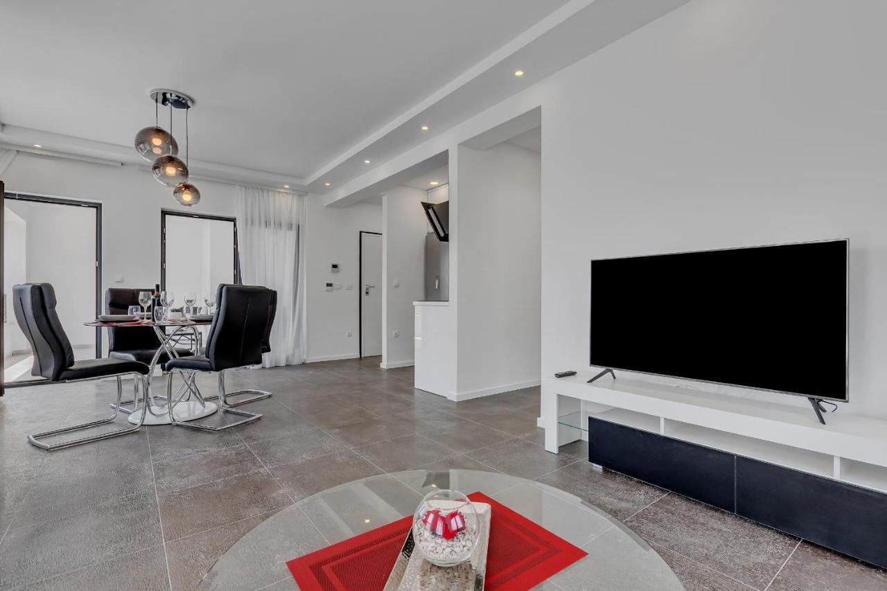 Laurus Makarska Accommodation Exterior photo