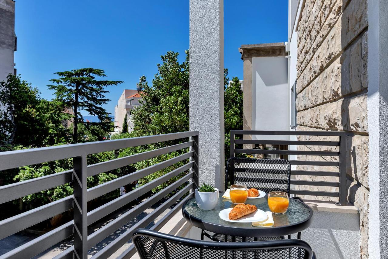 Laurus Makarska Accommodation Exterior photo