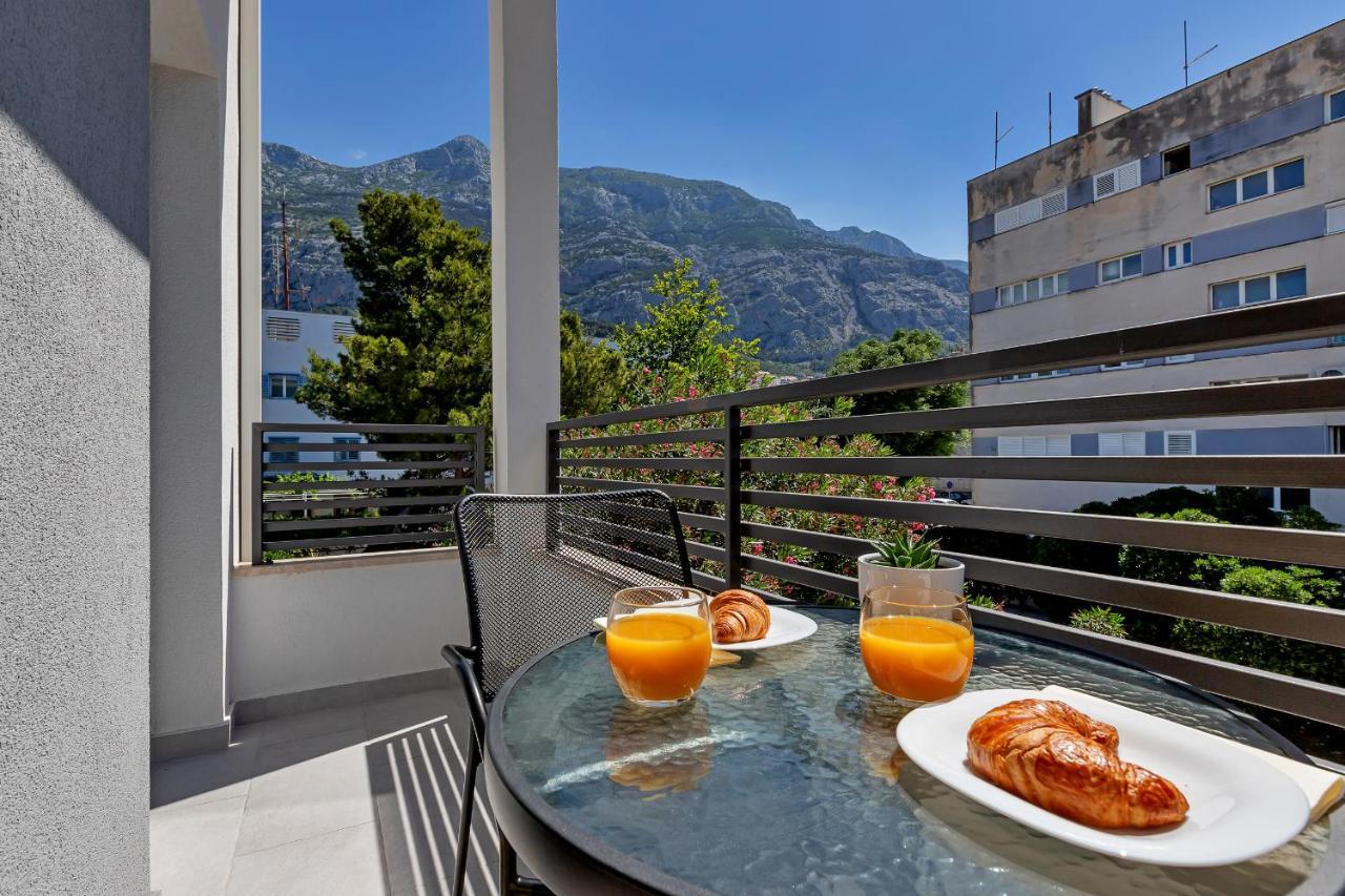 Laurus Makarska Accommodation Exterior photo