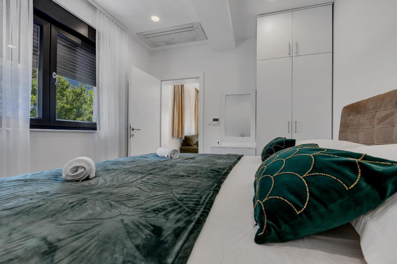 Laurus Makarska Accommodation Exterior photo