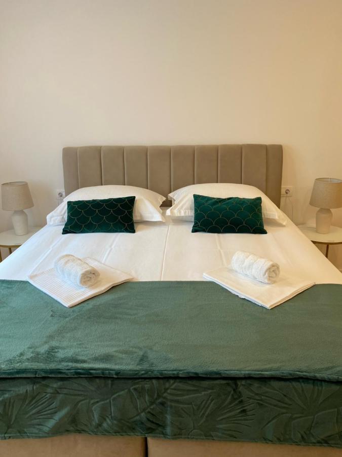 Laurus Makarska Accommodation Exterior photo