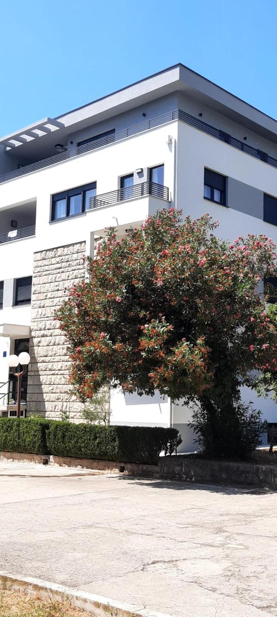Laurus Makarska Accommodation Exterior photo
